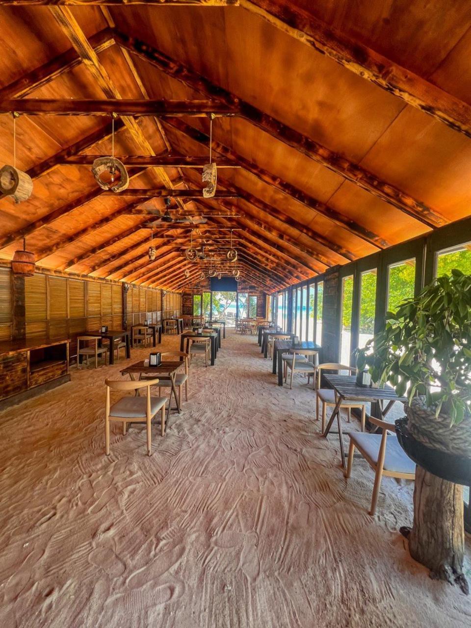 Tranquila Beach Hotel Rasdhoo Экстерьер фото