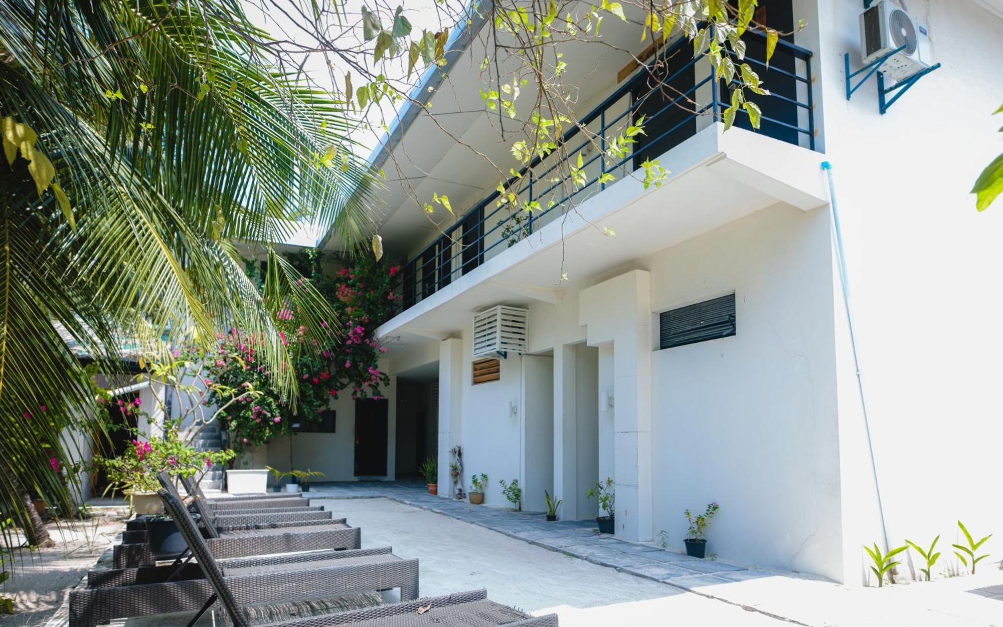 Tranquila Beach Hotel Rasdhoo Экстерьер фото