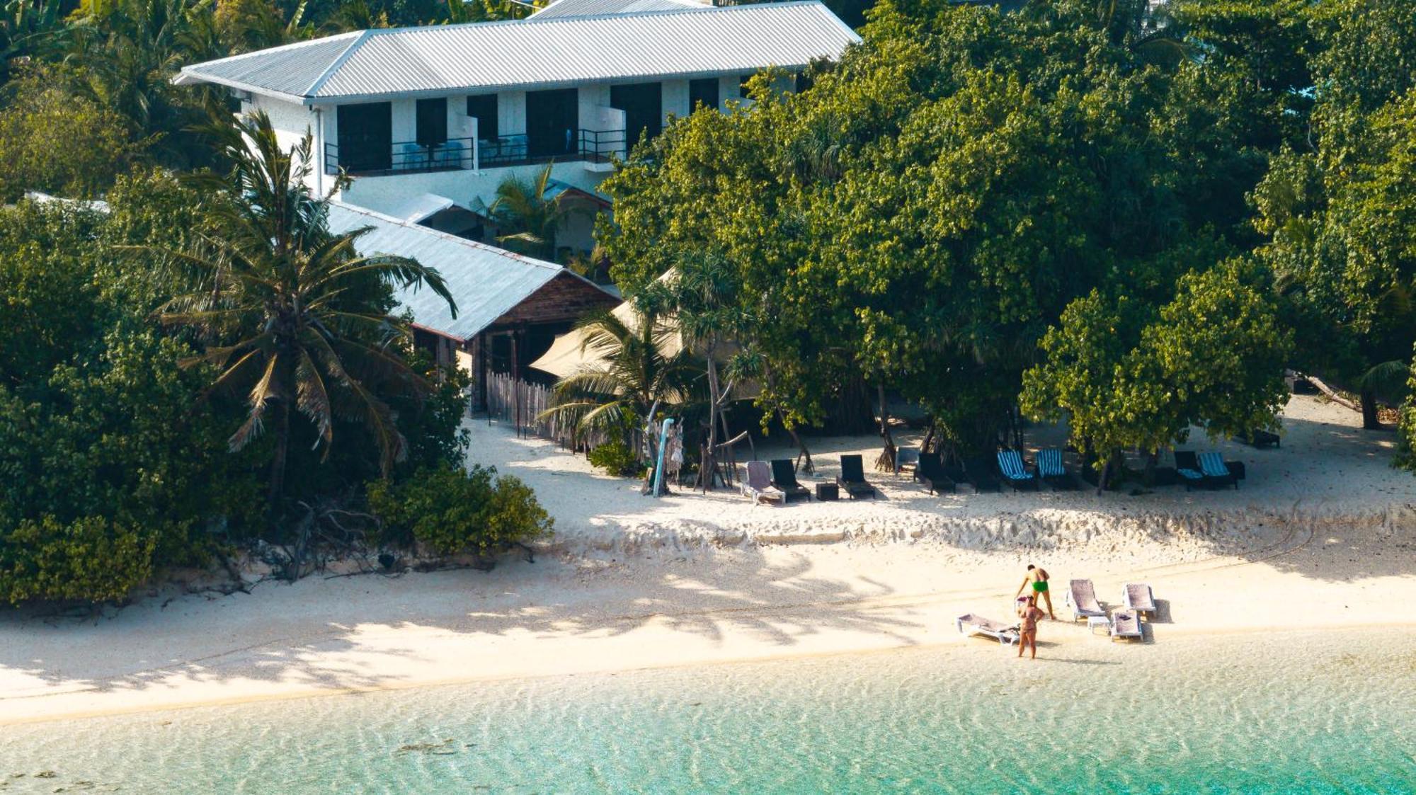 Tranquila Beach Hotel Rasdhoo Экстерьер фото